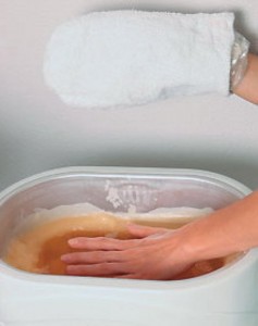 Парафиновые ванночки помогают ногтям быстро восстановиться